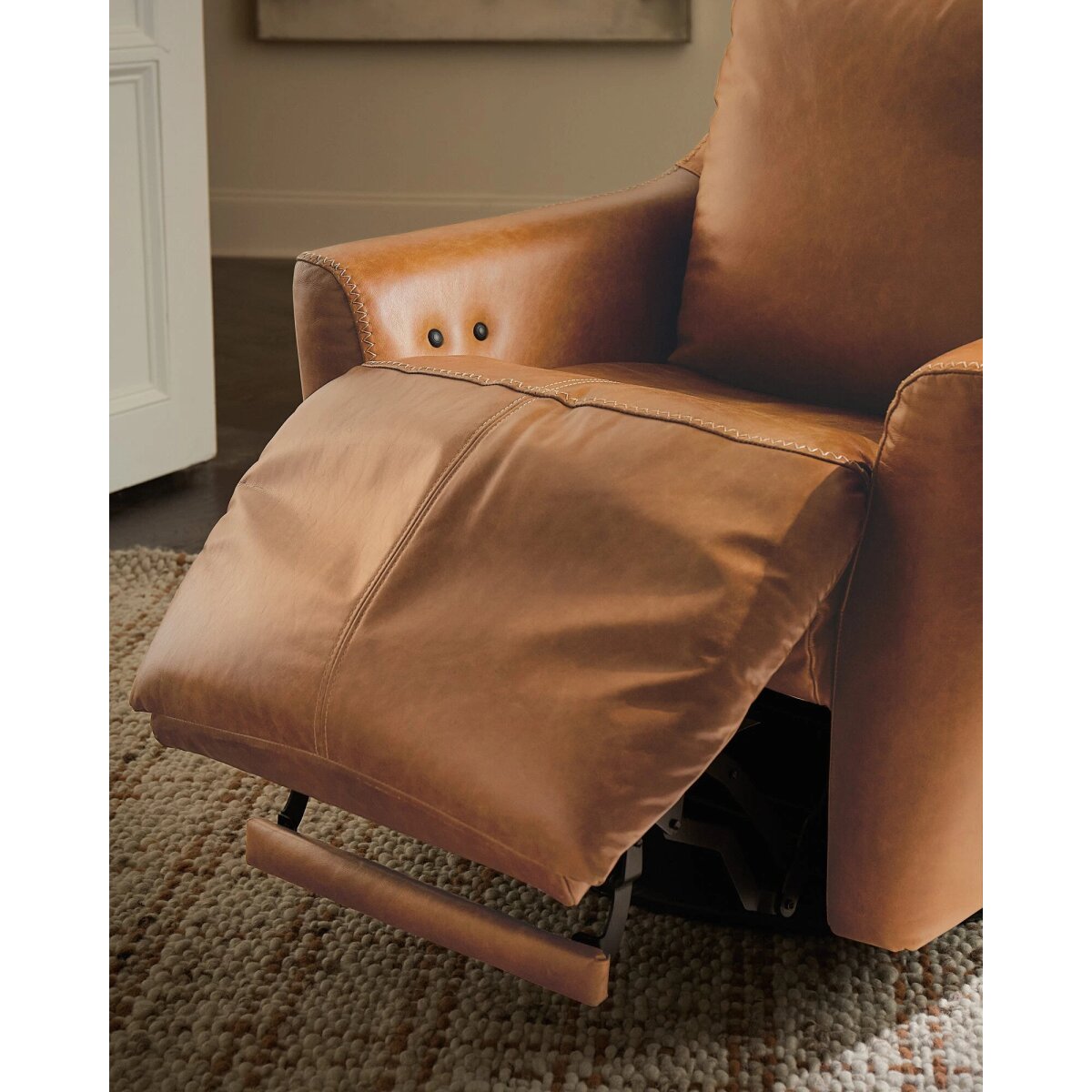 57e5b6d2a71ea0f40eb531f1d4b10261 Beau Swivel w/Power Footrest - Image 1