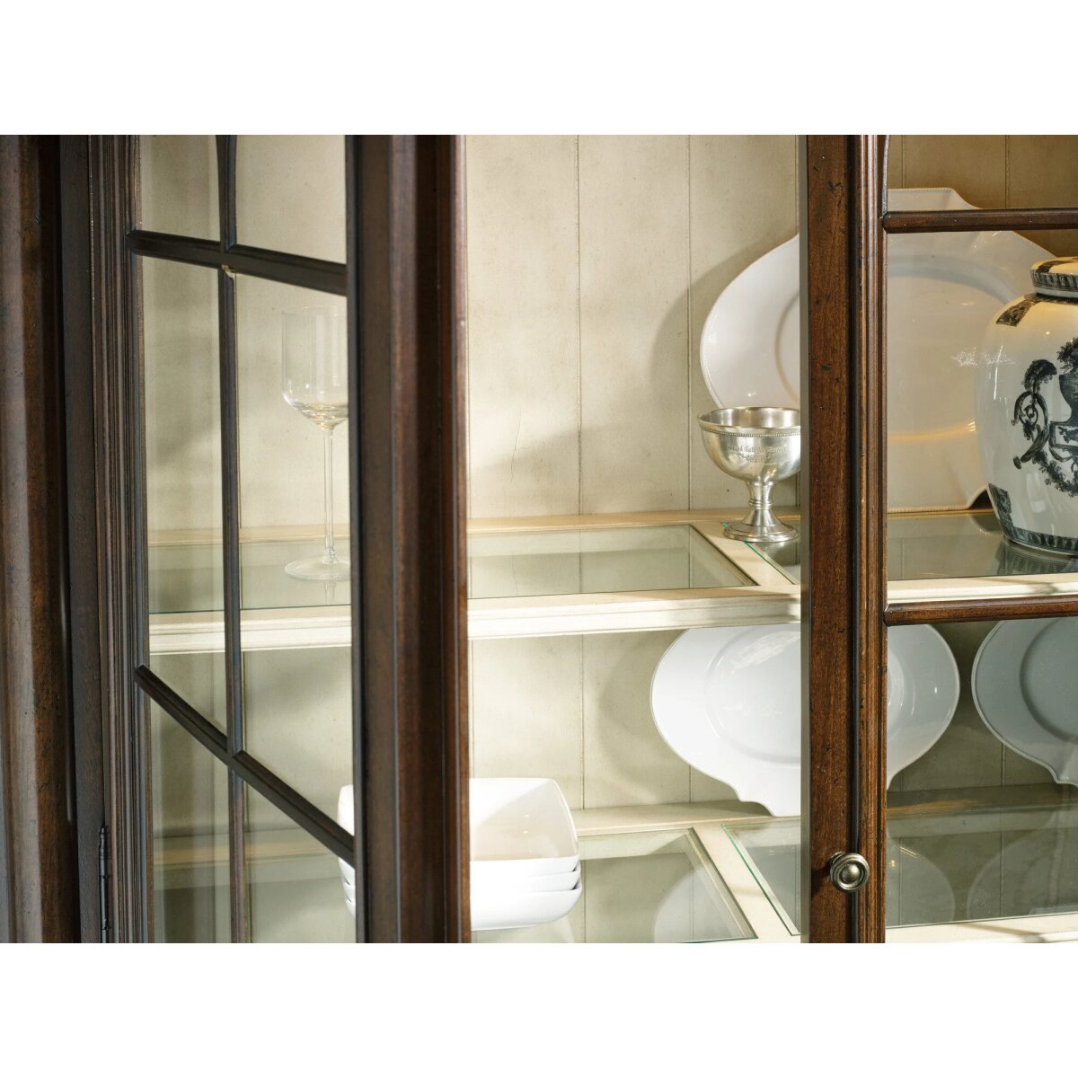 8e555f90d916787ae6133a5d94a89f22 Leesburg Display Cabinet - Image 1