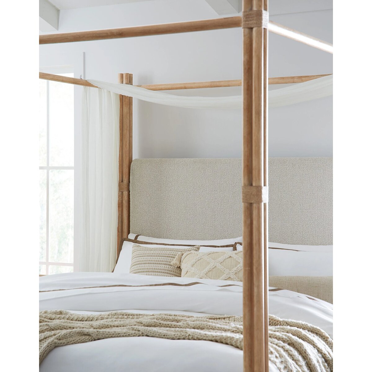 a2f38ebe95d6568378b74e5f83412999 Retreat Upholstered Beds - Image 1