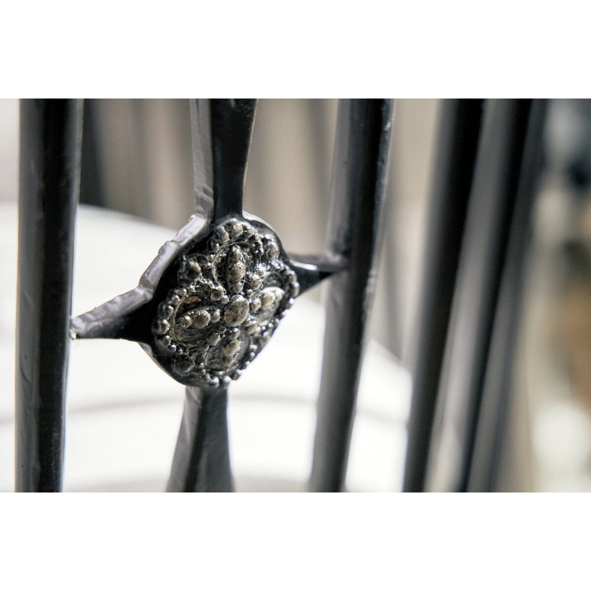 cef7e77cf600f4fac8692f13abc21601 Sanctuary Couture Host Chair - Image 1