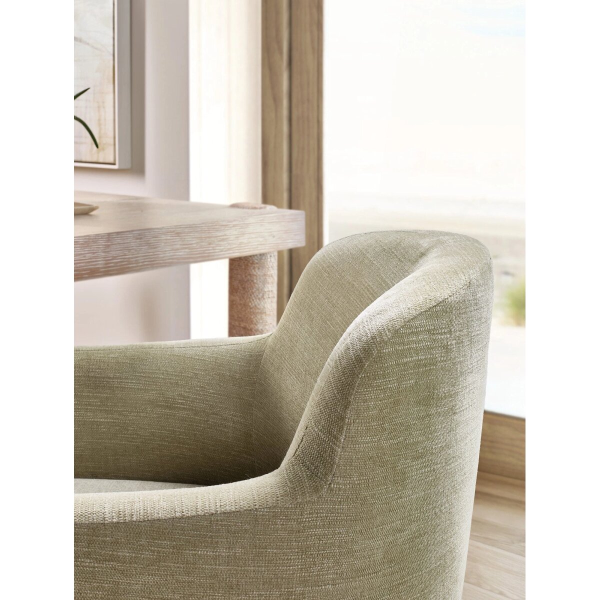 e98e022e6b578a9c69ad264273e32eee Commerce and Market Izabela Upholstered Arm Chair - Image 1