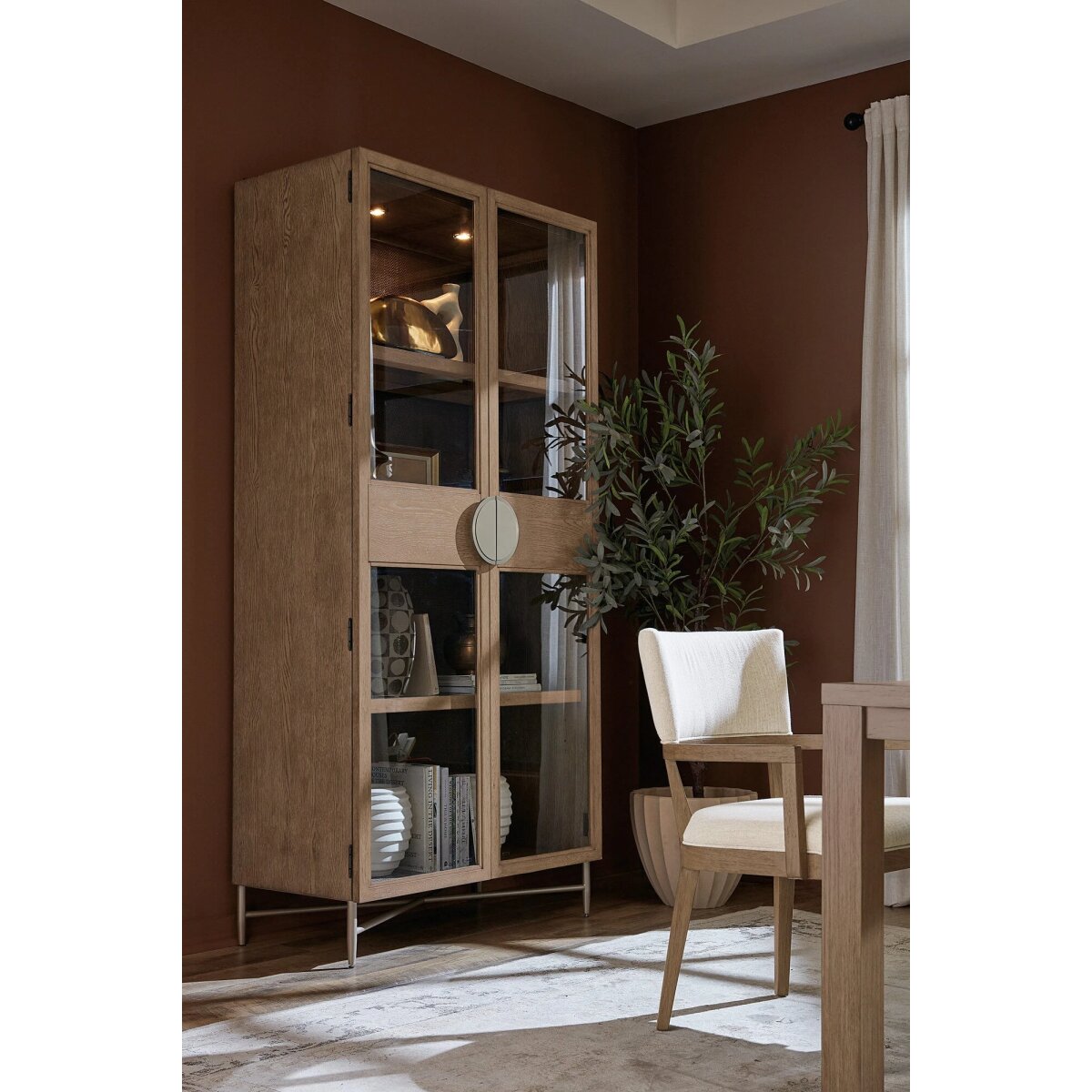 fb5c45203bddf75bcd19150c47cc55fe Sonnet Display Cabinet - Image 1