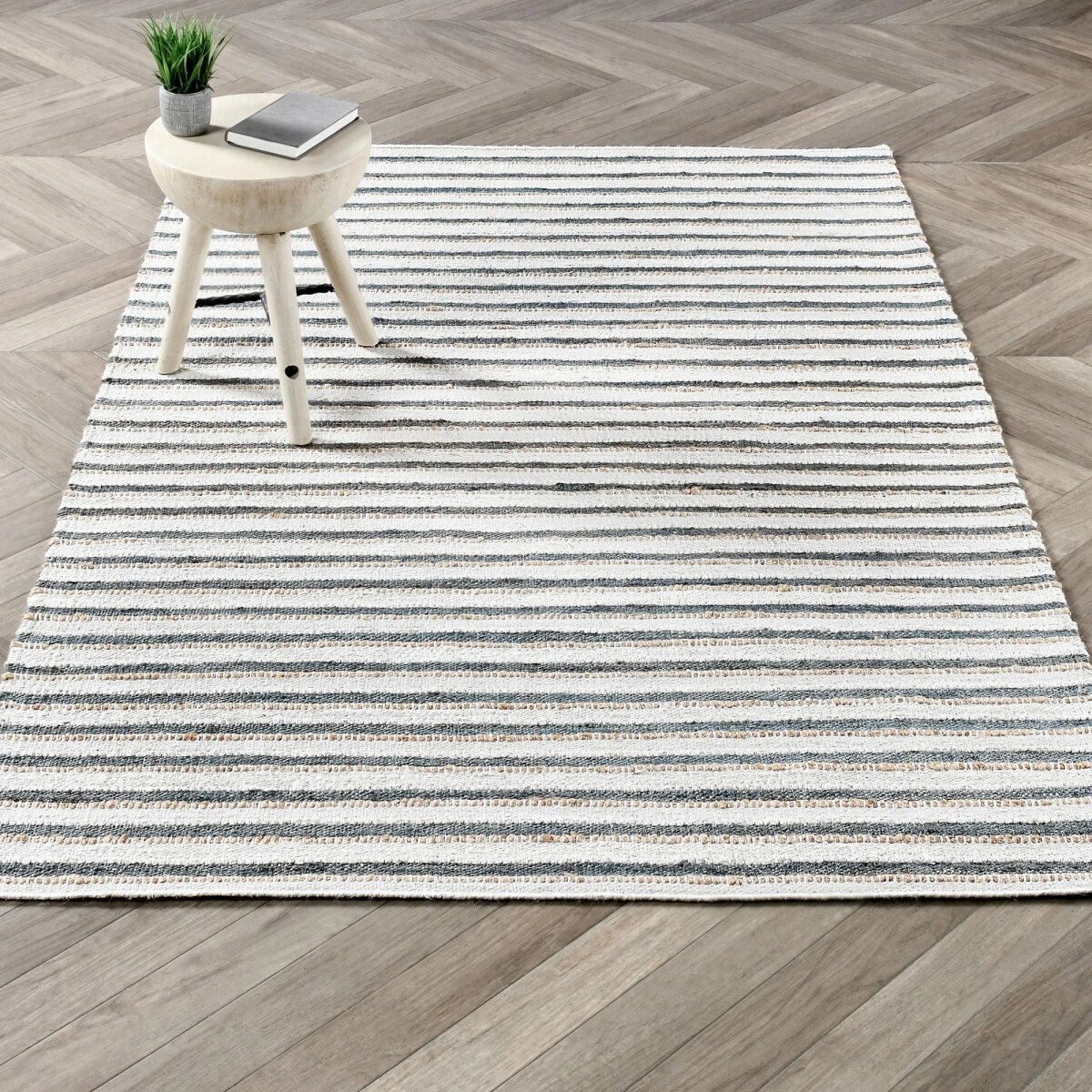 b6c40f3e2071c5a307330189f755e5c7 Del Mar Rug - Ivory/Aqua / 2.6'x8' / Rug - Image 1